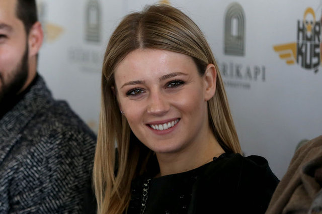 Gizem Karaca’nın evinde esrar öğütme makinesi ele geçirildi