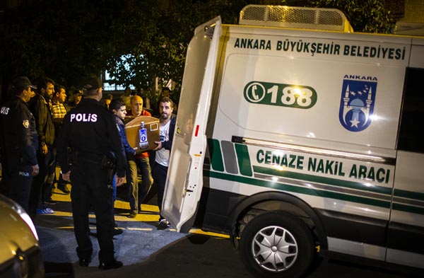 Ankara Keçiören’de cinnet getiren kadın çocuklarına saldırdı!