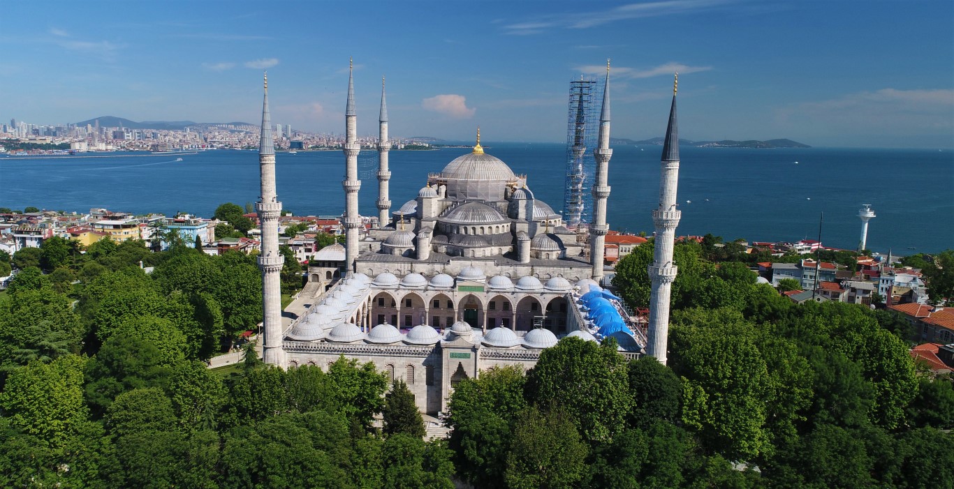 Sultanahmet Camii’ndeki restorasyon havadan görüntülendi Sultanahmet Camii ne zaman yapıldı, özellikleri neler?