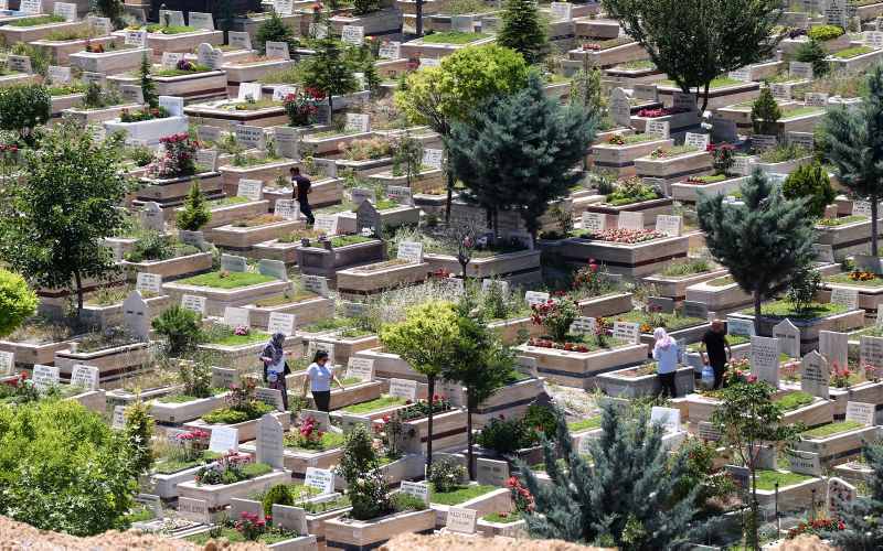 İstanbul’da 2,5 yıl sonra mezar yeri kalmayacak!