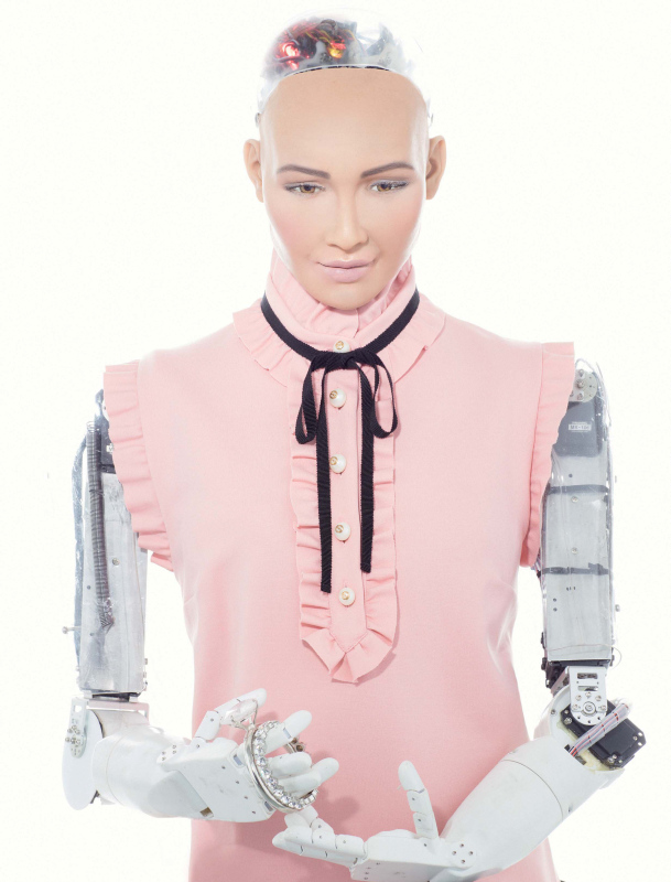 Robot ’Sophia’nın konuşacağı ikinci dil de belli oldu