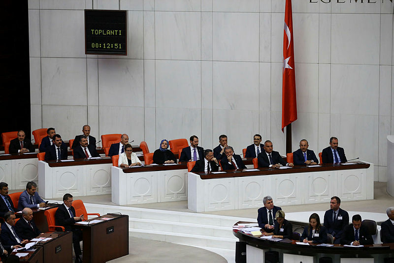 Yeni bakanlar Meclis’te yemin etti