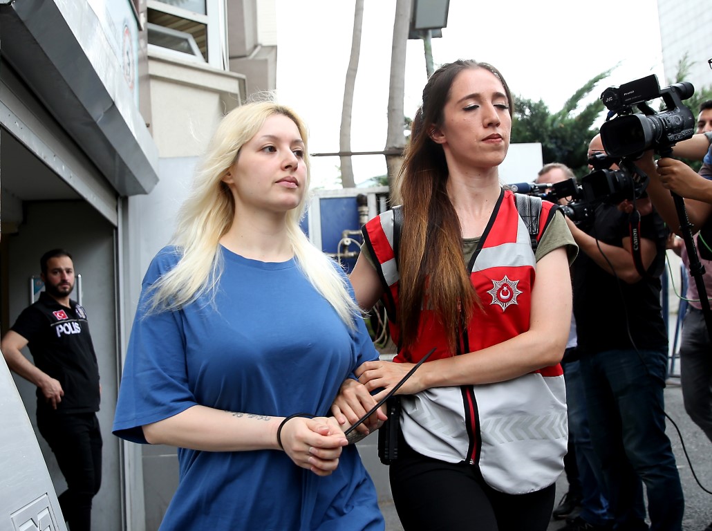 Kedicikler paraları ’yastık altı’ yapmışlar!