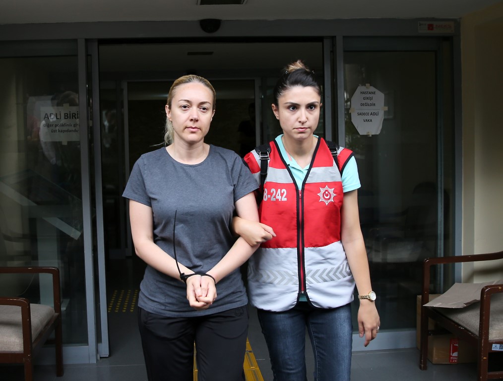 Kedicikler paraları ’yastık altı’ yapmışlar!