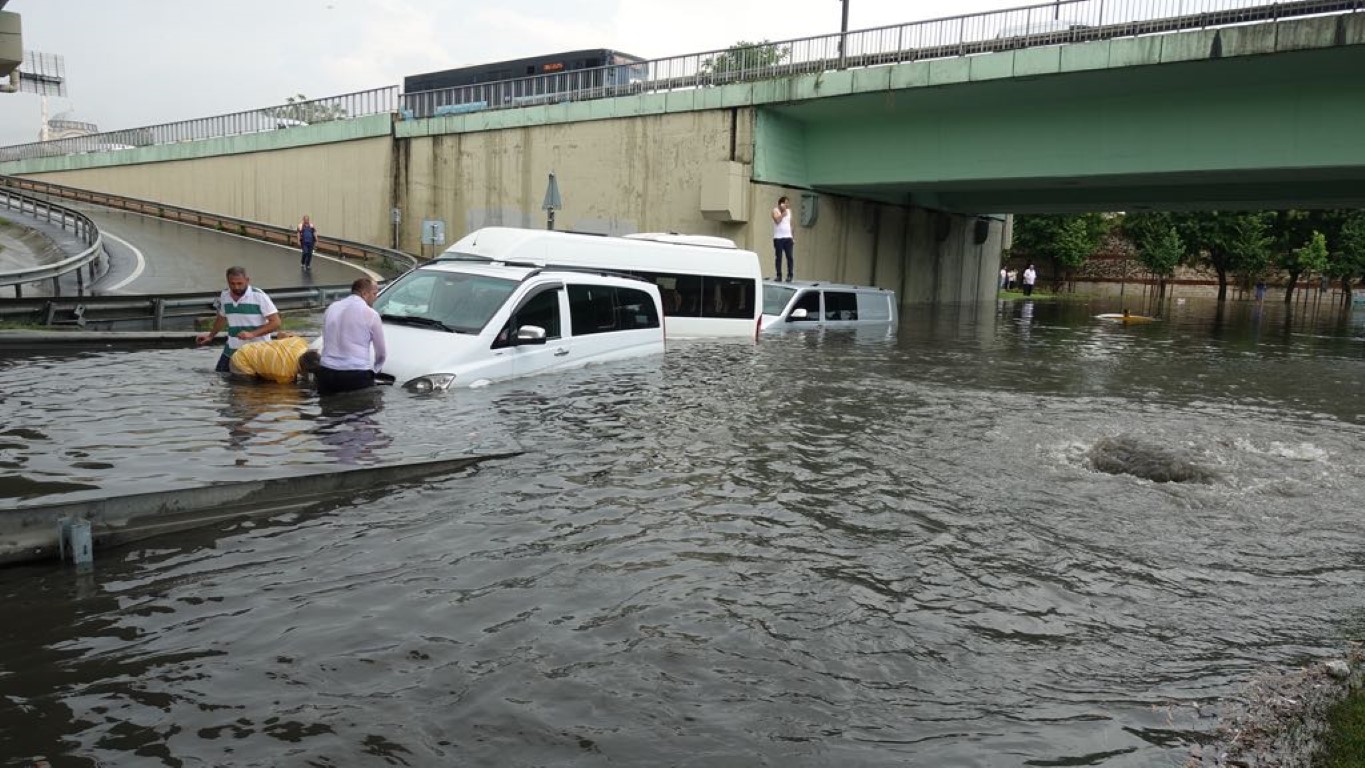 İstanbul’da şiddetli yağış