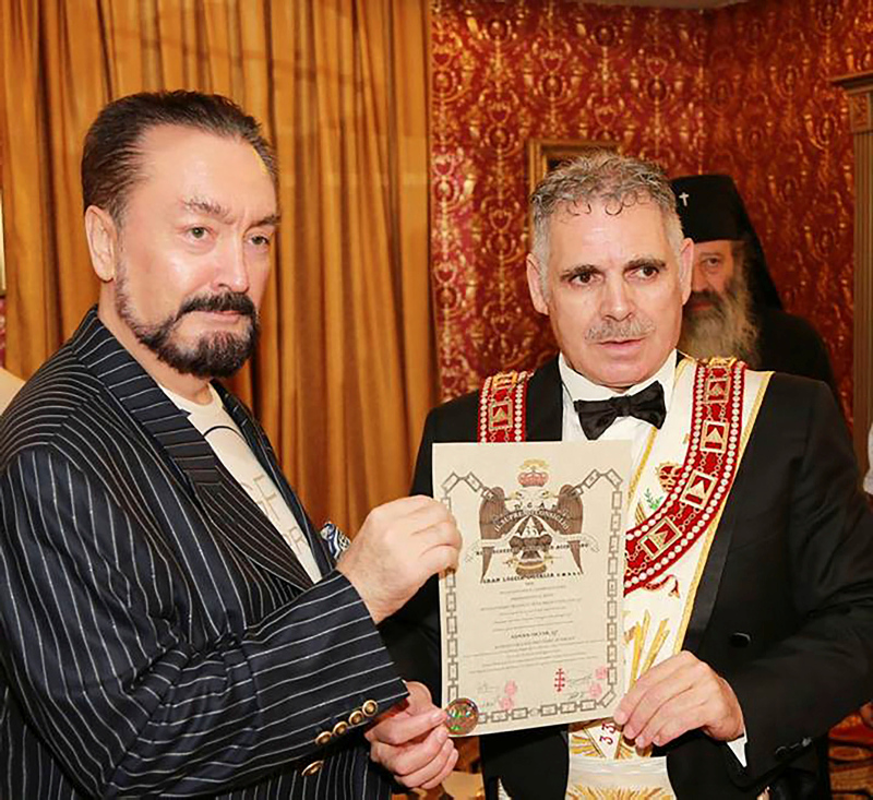 Adnan Oktar, 1 milyon euro verip 33. derecen mason olmuş .