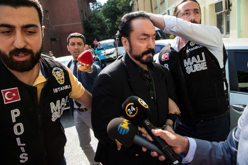 Adnan Oktar, 1 milyon euro verip 33. derecen mason olmuş .