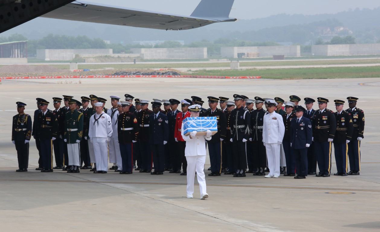 Kuzey Kore Amerikan askerlerin kalıntılarını ABD’ye iade etti