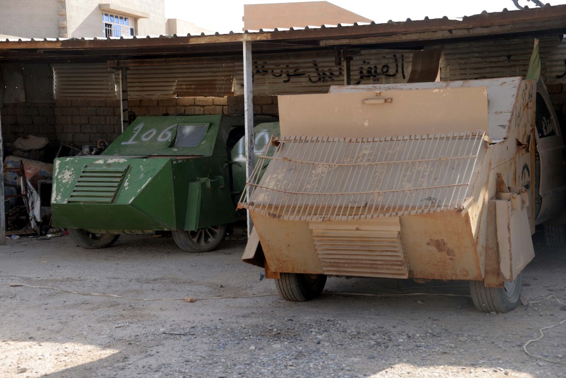 DEAŞ’ın bombalı araçları Telafer’de sergileniyor