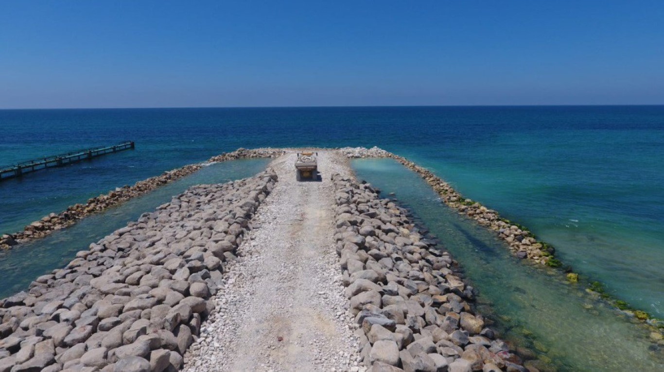 İsrail, Gazze sınırında deniz duvarının inşasına devam ediyor
