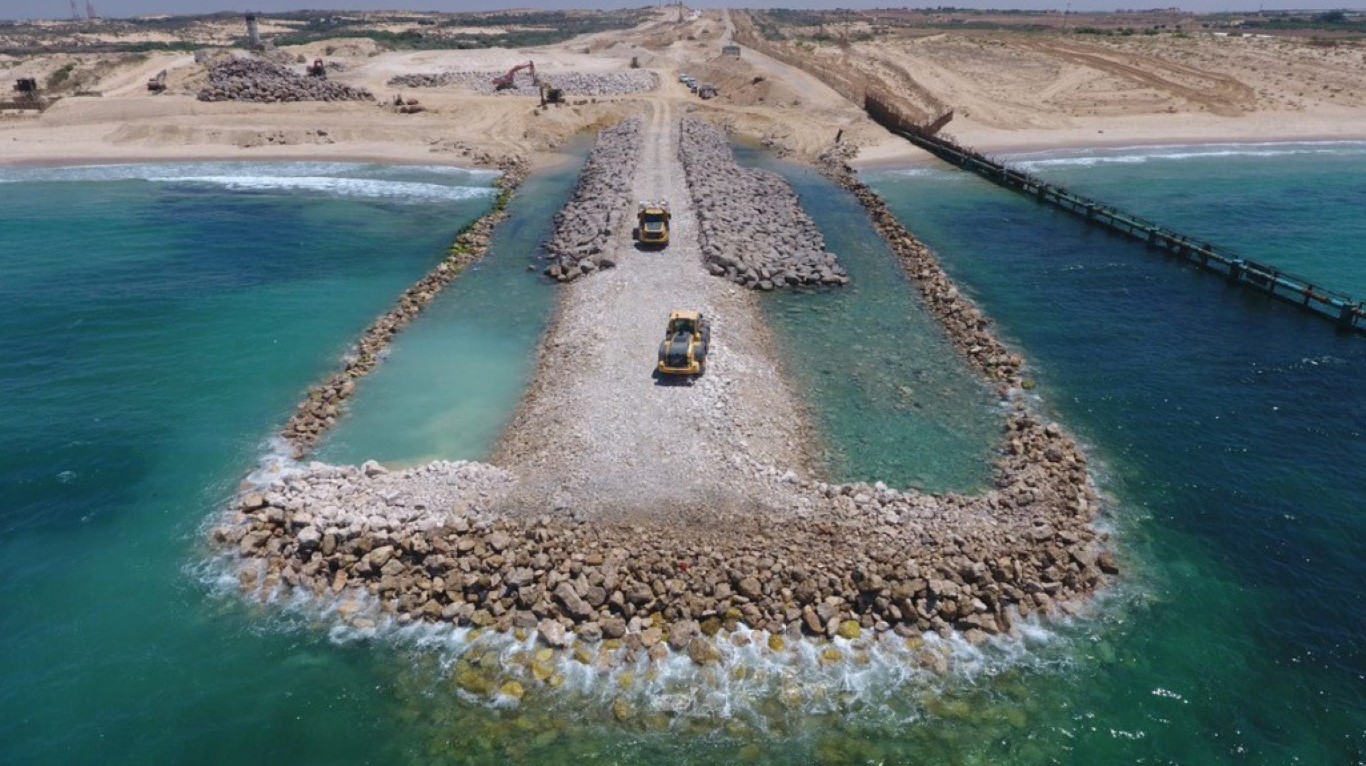 İsrail, Gazze sınırında deniz duvarının inşasına devam ediyor