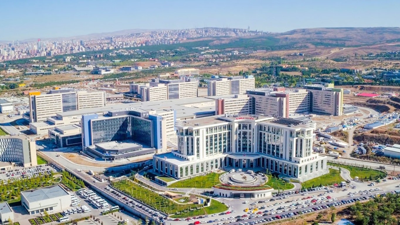 Yeni şehir hastaneleri açılış için gün sayıyor