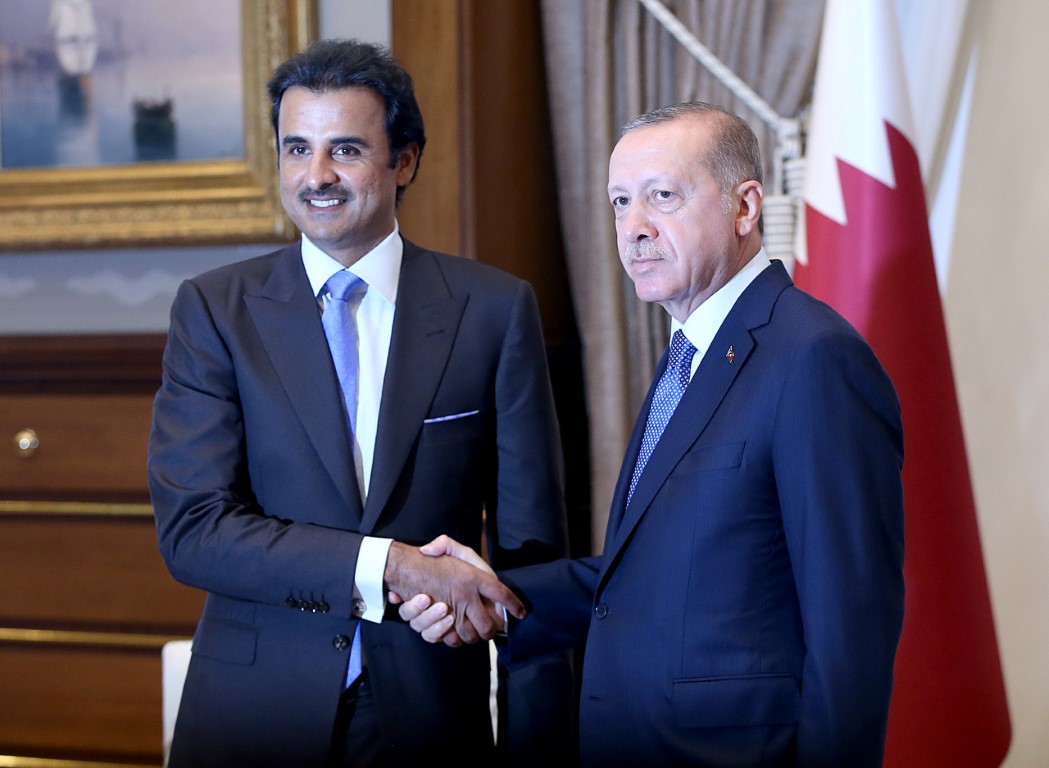 İngiliz Daily Mail gazetesi, Başkan Erdoğan ile Katar Emiri Al Sani’nin görüşmesini böyle gördü
