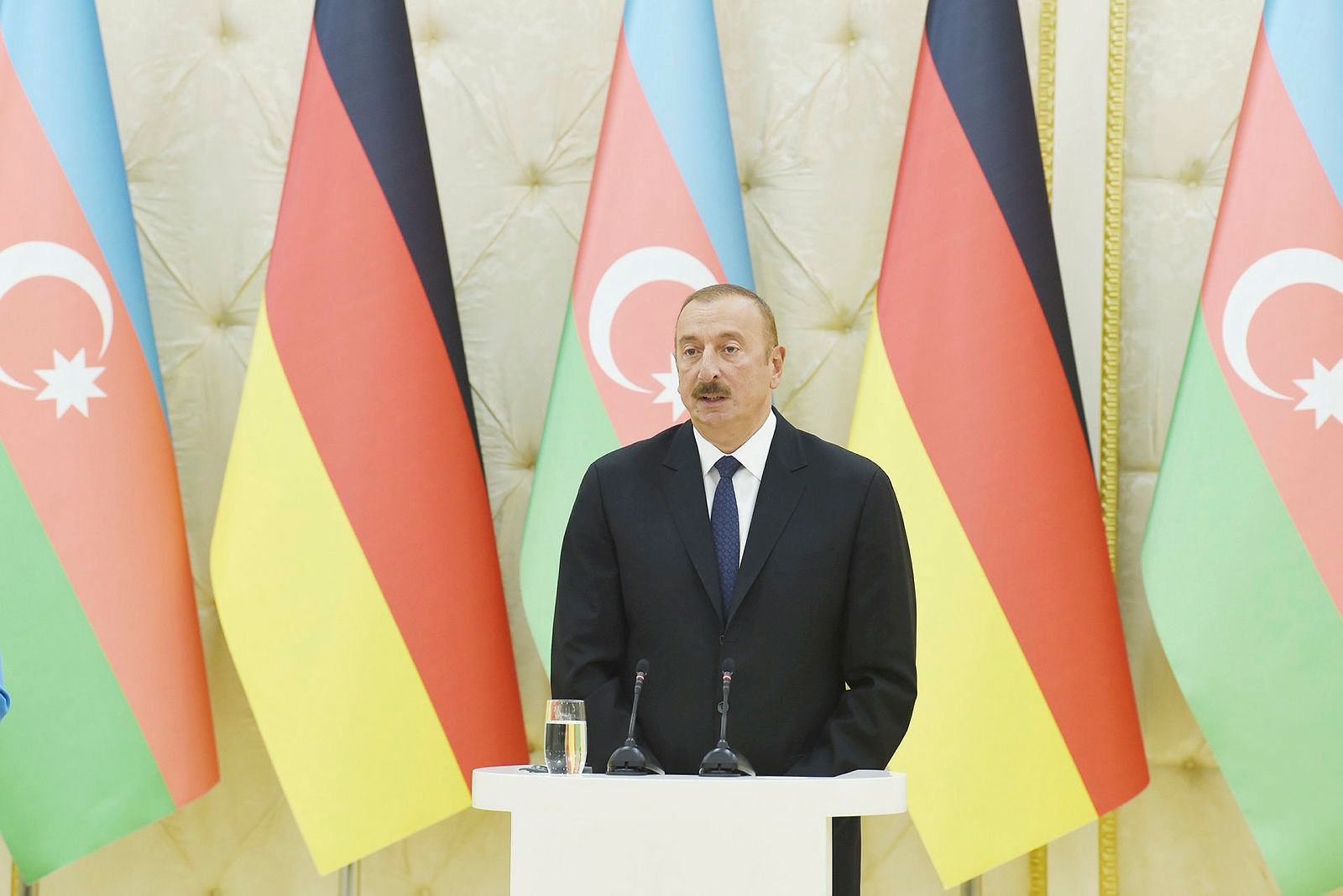 İlham Aliyev ile Angela Merkel’in görüşmesinde dikkat çeken konu