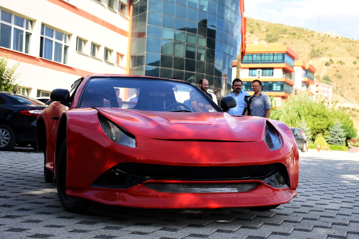 Üniversiteden yüzde 95’i yerli üretim elektrikli otomobil: TOMARA