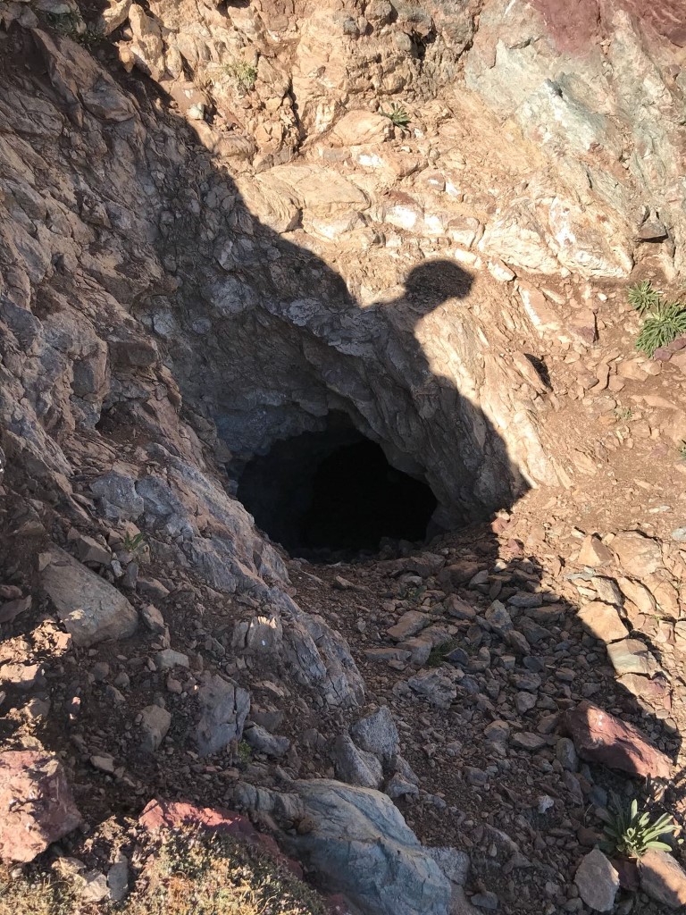 Komandolar teröristlerin inlerine girdi