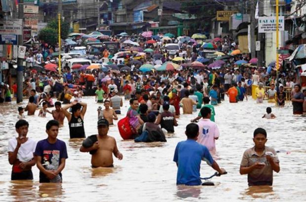 Hindistan’da muson mevsimi bin 400 can aldı