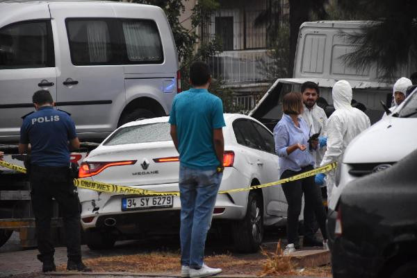 İzmir’de dehşet! Kaza yapan arabanın içinden dehşet çıktı