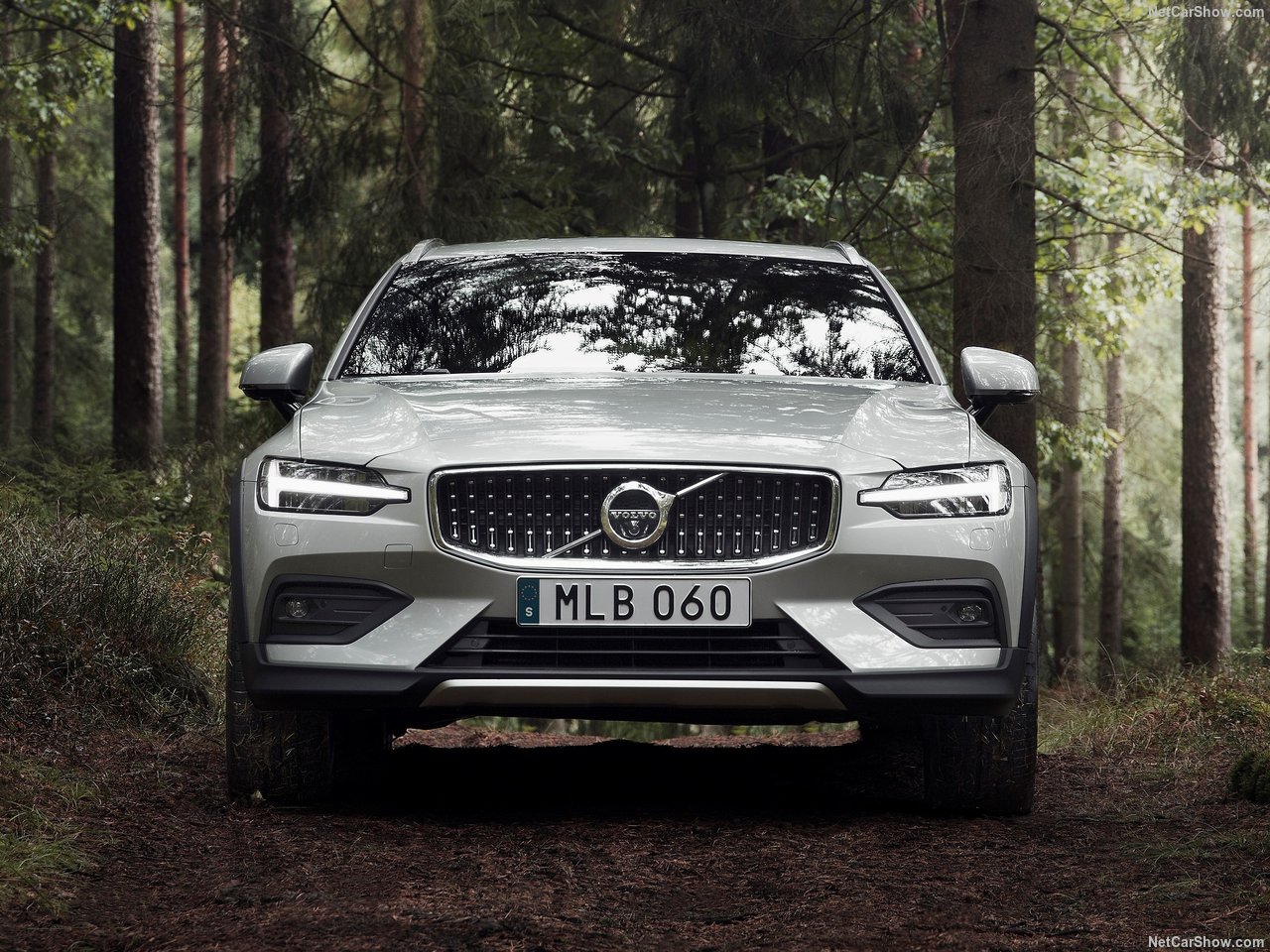 2019 Volvo V60 Cross Country örtüsünü kaldırdı! Yeni Volvo V60 Cross Country’nin özellikleri neler?