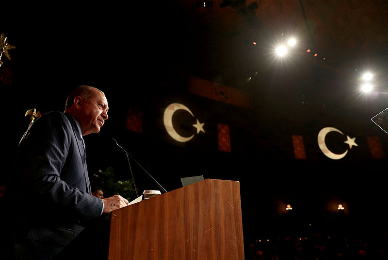Başkan Erdoğan Trump’ın masasına neden oturmadığını açıkladı
