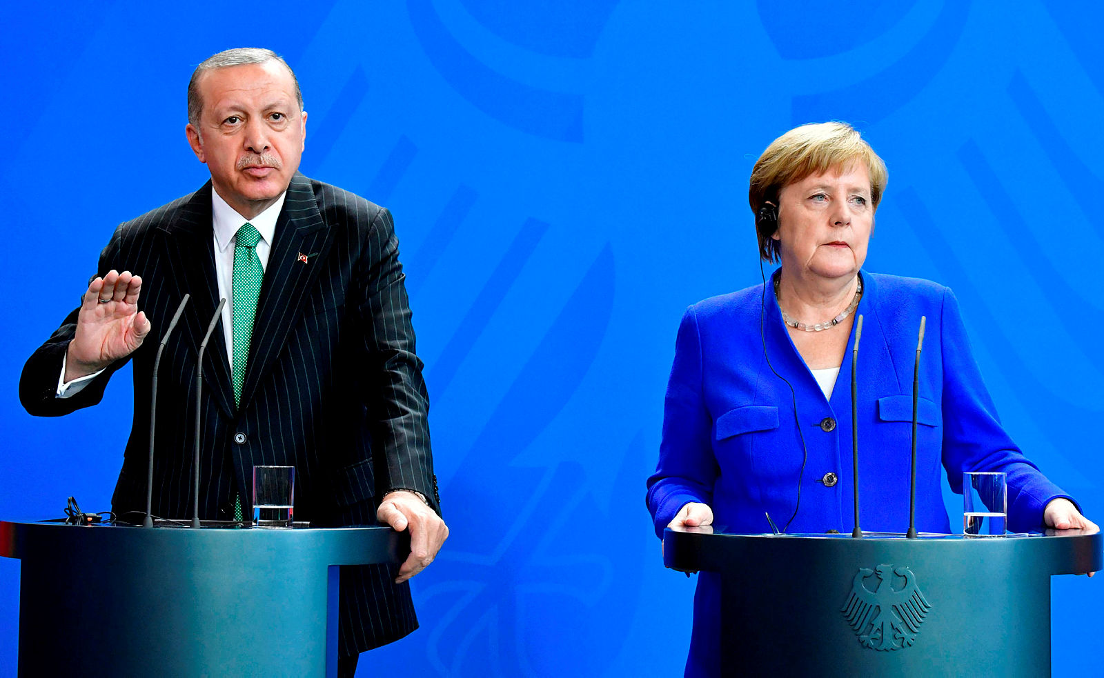 Başkan Erdoğan’ın Merkel’e verdiği listede yer alan kaçak general...