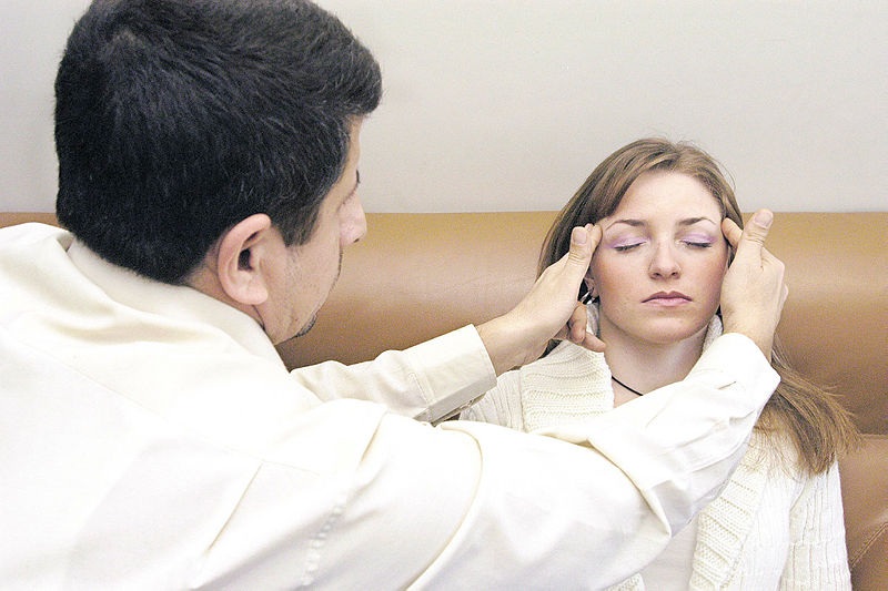 İşkadını hipnoz edilince gerçek ortaya çıktı!