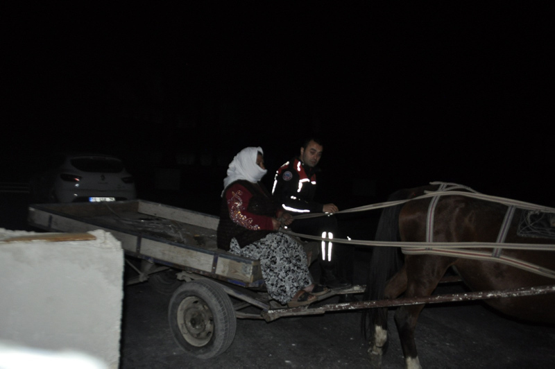 Bursa’da kadın hırsızlar at arabasıyla gözaltına alındılar