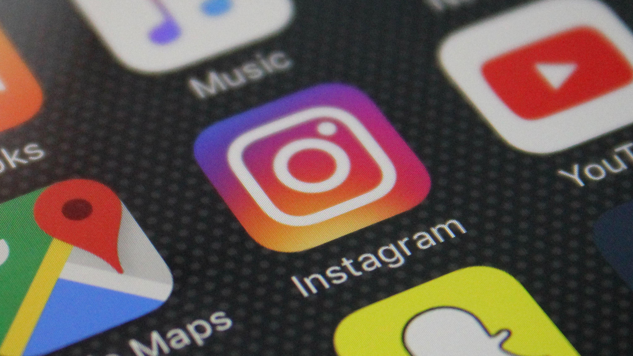 Instagram konum verilerini Facebook ile paylaşacak!