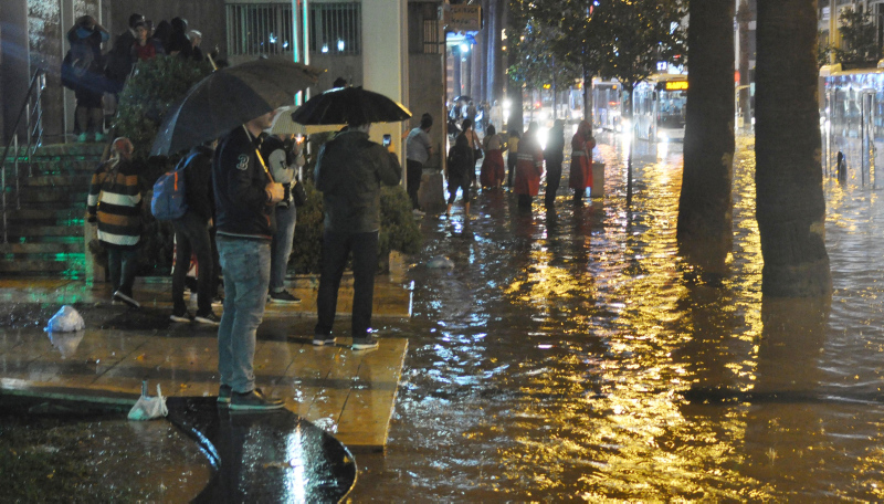 Meteoroloji’den kuvvetli yağış uyarısı! İstanbul’da bugün hava nasıl olacak?
