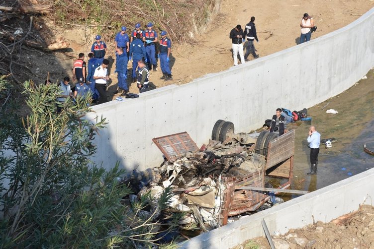 İzmir’de 22 kişinin öldüğü kazayla ilgili flaş gelişme! Kamyon şoförü...