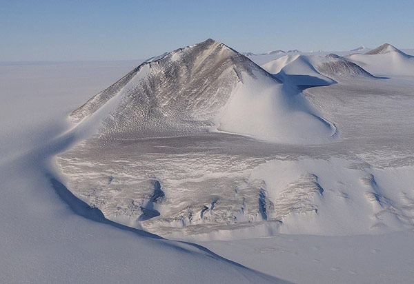 Nasa Antartika’da keşfetti! Devasa tek parça...