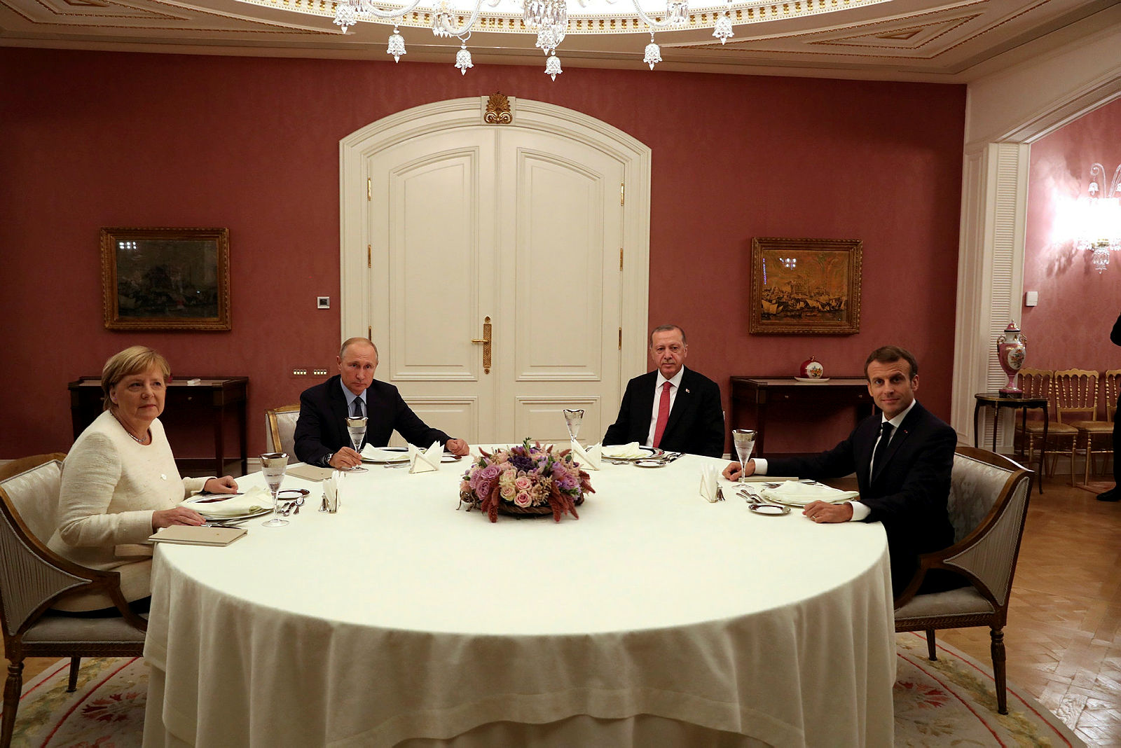 İstanbul’daki Suriye zirvesi Alman ve Rus basınında geniş yer buldu