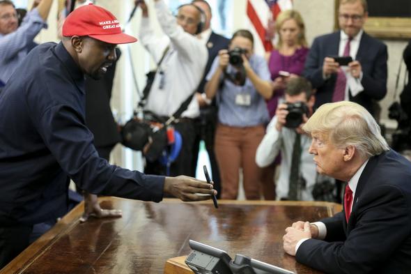 Ünlü şarkıcı Kanye West, Trump’a desteğini bu sözlerle çekti