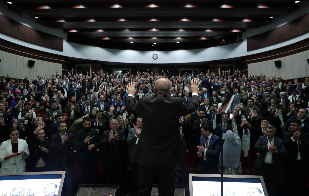 AK Parti büyük değişime hazırlanıyor! İşte Erdoğan’ın önündeki rapor...