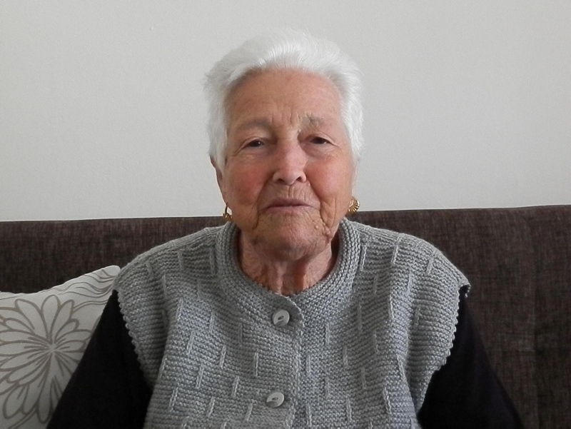 92 yaşındaki teyze İzmir’de 105 parça tarihi eser buldu