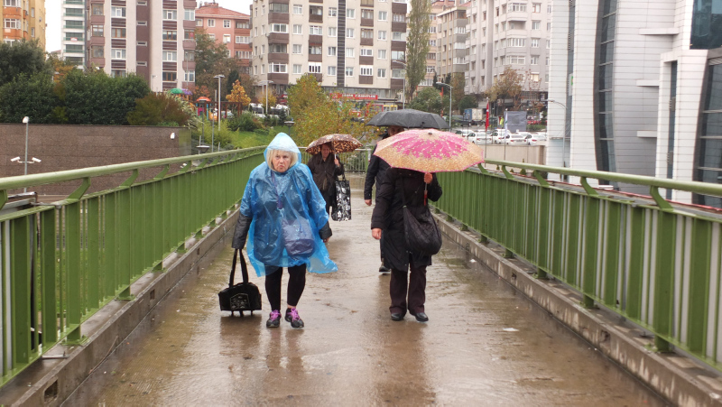 Meteoroloji’den son dakika fırtına uyarısı! İstanbul’da bu saatlere dikkat! 22 Kasım Hava Durumu