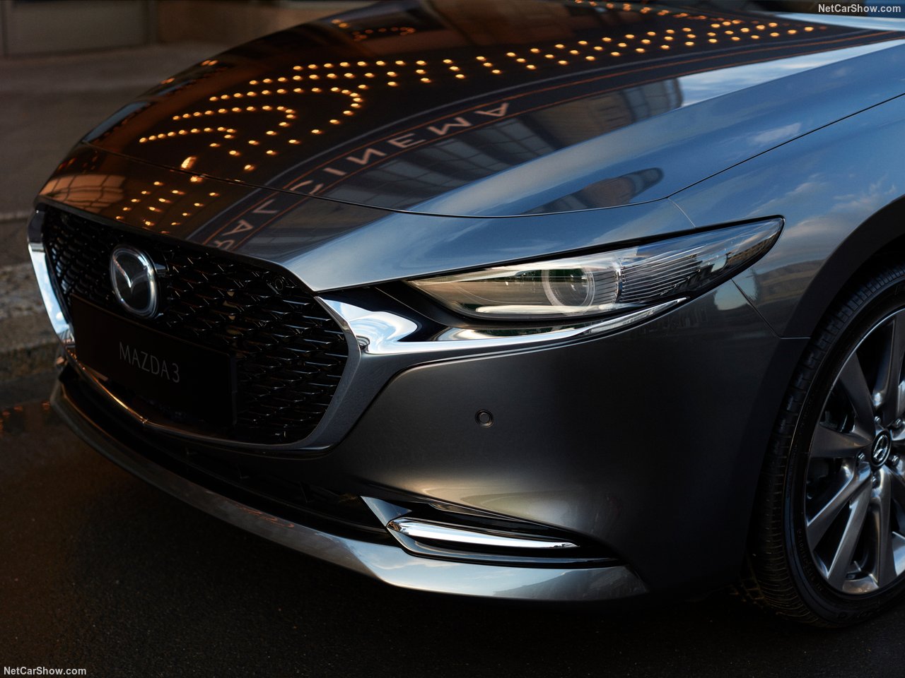 2019 Mazda 3 sedan ve Mazda 3 hatchback Los Angeles Otomobil Fuarı’nda tanıtıldı