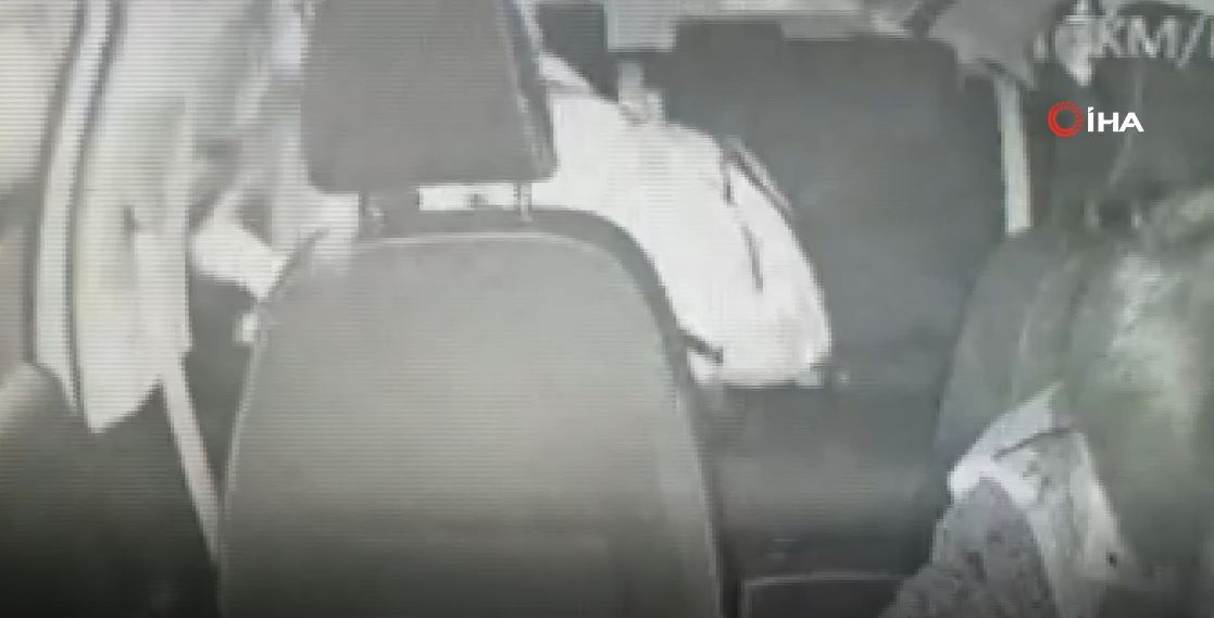Korkunç cinayet kamerada! Takside dehşet anları