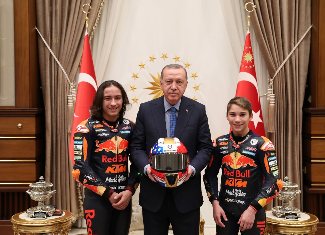 Başkan Erdoğan, Sofuoğlu ve Öncü kardeşleri kabul etti