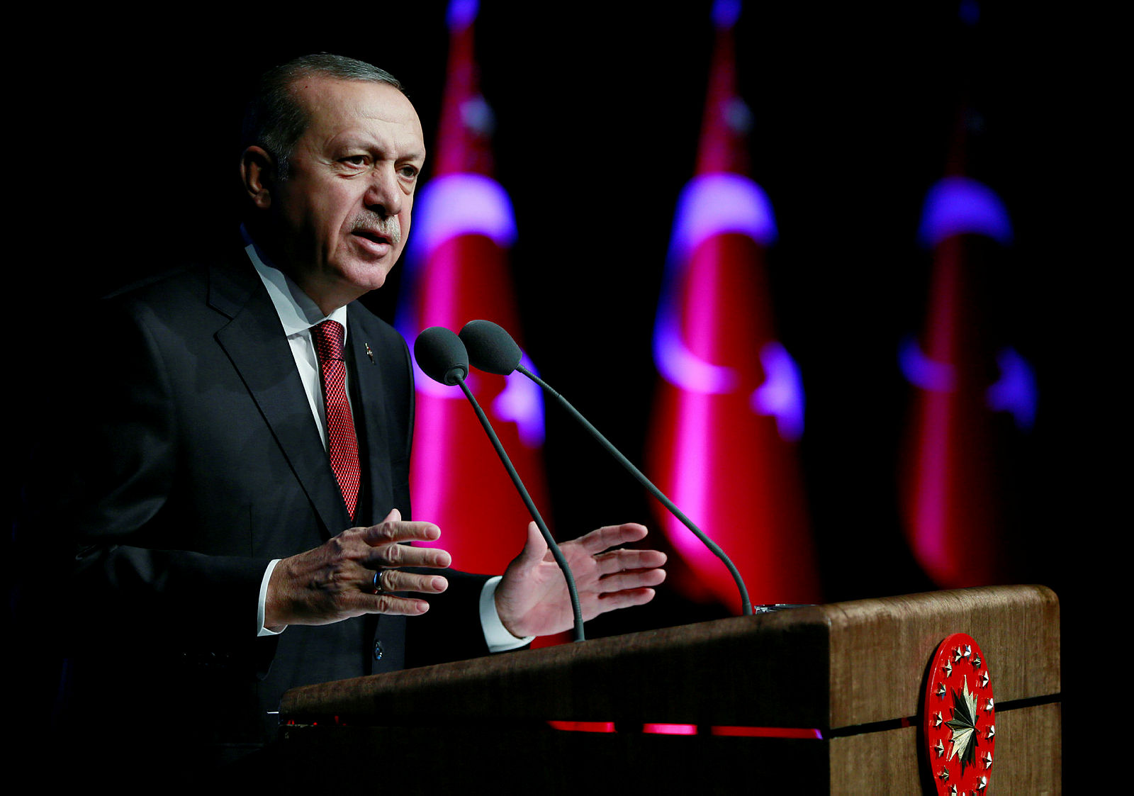Başkan Erdoğan açıkladı: Öğretmenlerin ek göstergesi 3600’e çıkarılacak
