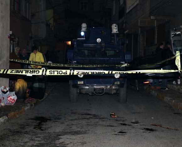 Kızını döven damadını öldürdü