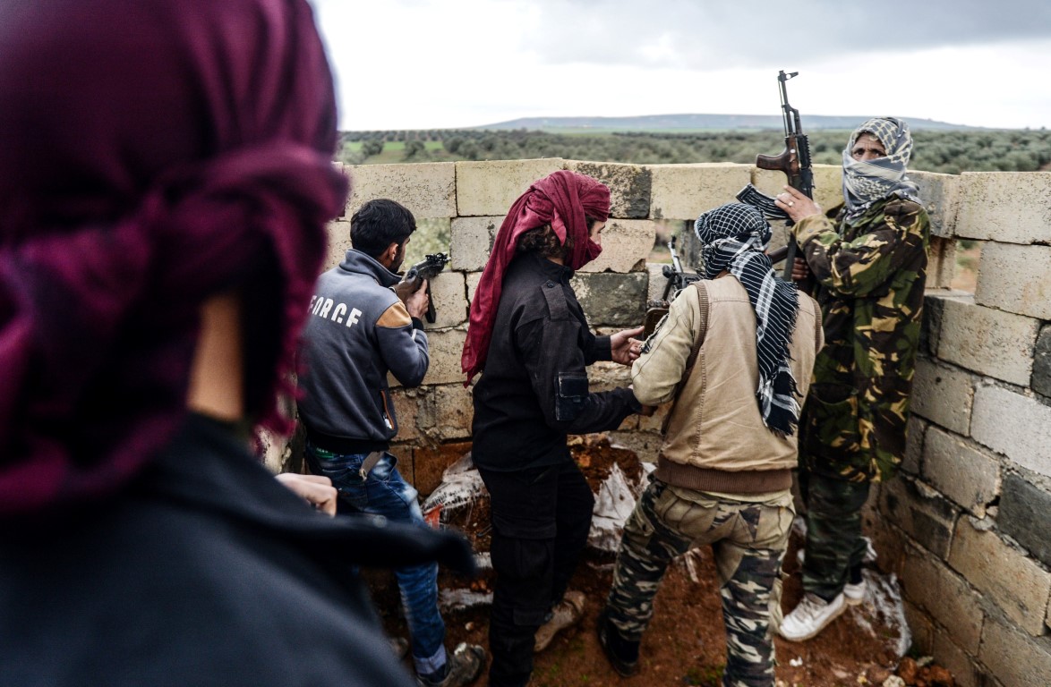 Sınırda son dakika gelişmesi! PKK/YPG’li teröristler sınıra yakın yerlerdeki mevzilerden çekildi