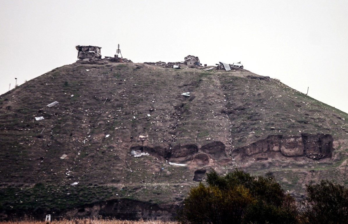 Sınırda son dakika gelişmesi! PKK/YPG’li teröristler sınıra yakın yerlerdeki mevzilerden çekildi