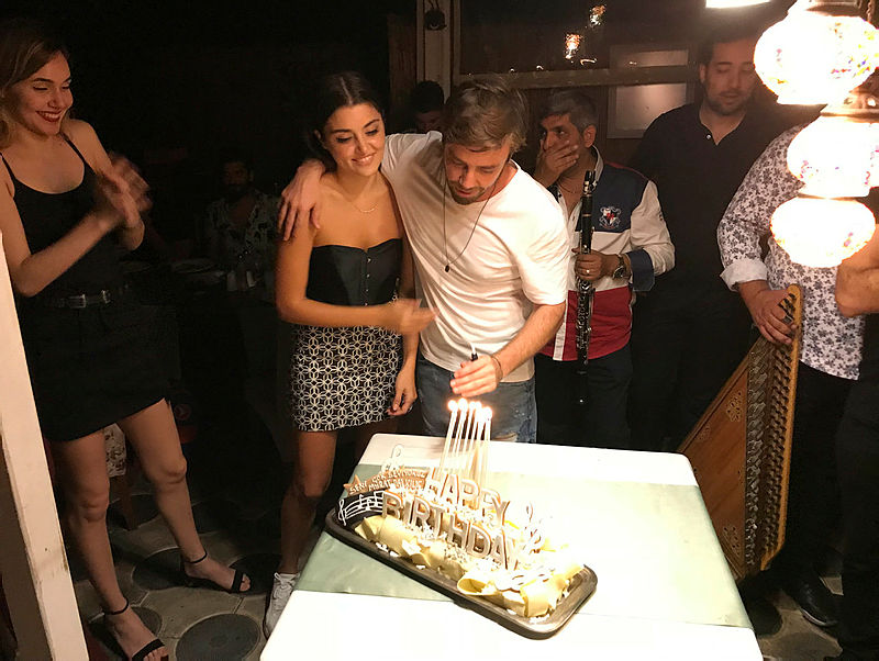 Hande Erçel Murat Dalkılıç’ın ihanetini affetmedi! Hande Erçel Murat Dalkılıç’ı engelledi