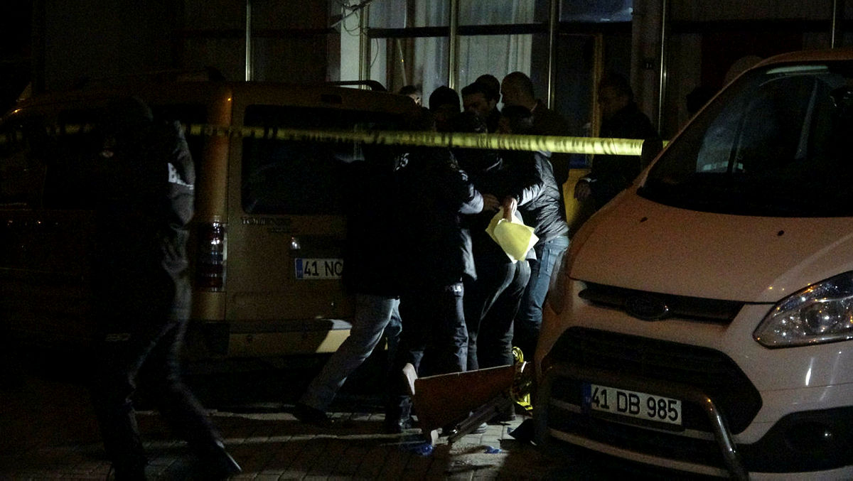 Kocaeli’de kahvehanede dehşet: İki kardeşi pompalı tüfekle öldürdü