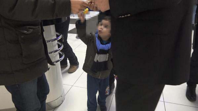 Bursa’da bir anne 3 yaşındaki oğlunu cebine not bırakarak terk etti
