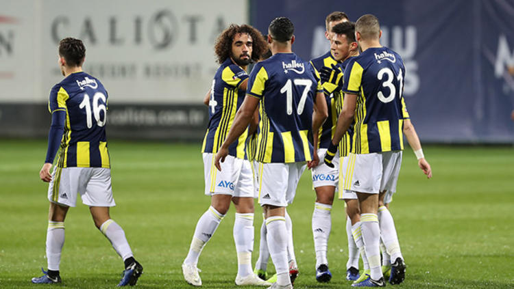 Fenerbahçe’de Mehmet Topal şoku! Yanal’dan şok karar...