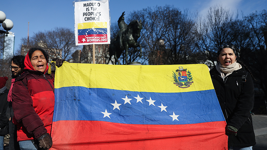 Maduro için New York’ta destek gösterisi!