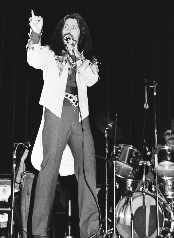 Modern zamanların ozanı: Barış Manço