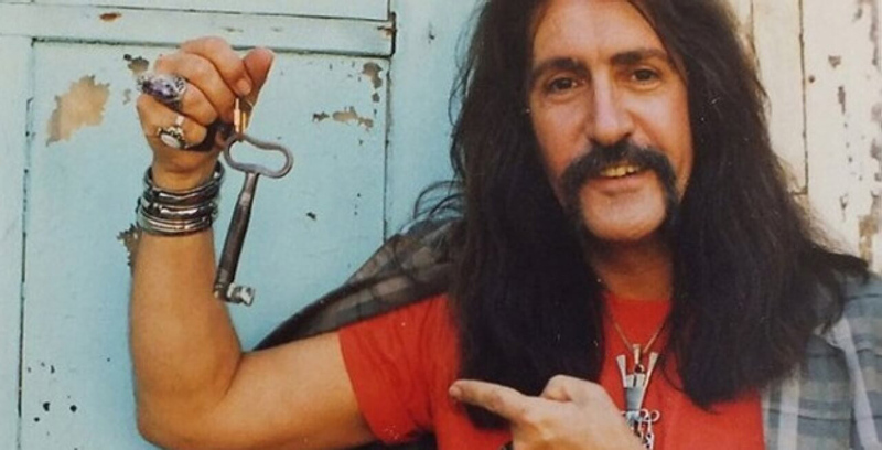 Modern zamanların ozanı: Barış Manço